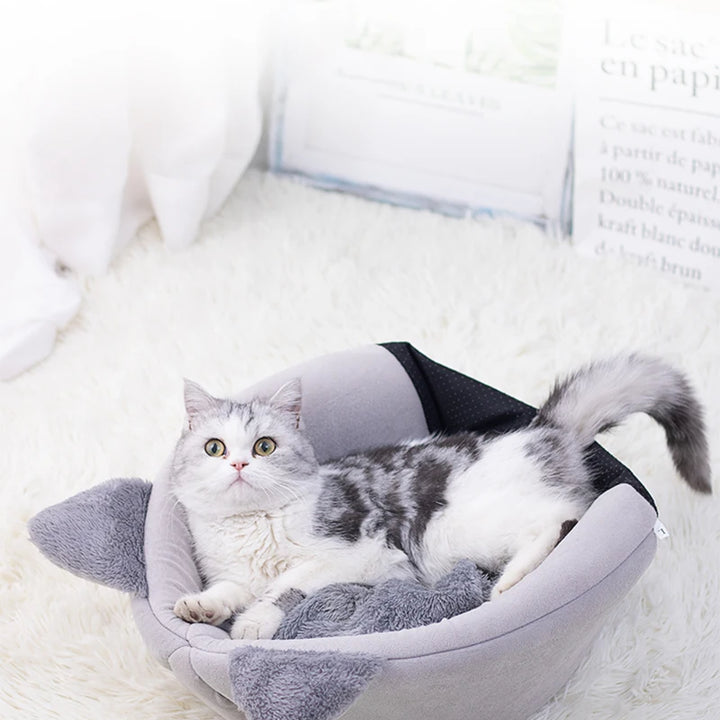 Cozy Winter Nest Bed – The Perfect Haven for Your Pet!